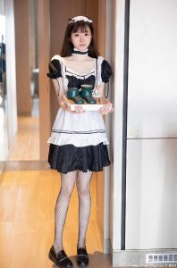 性感女仆装cosplay美女林悠悠白皙身材大尺度写真11P-绅士社