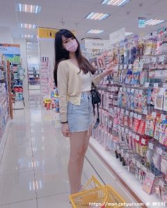 需要帮忙吗？百货采买遇见「神级长腿正妹」，逆天身材比例超犯规！-绅士社