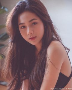 小蛮腰太诱人！网红Vo Thuy Hang 看似腼腆娇羞穿衣却意外大胆-绅士社