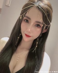 甜甜小只马正妹「贝蒂Betty」，「项链卡进事业线」画面好！-绅士社