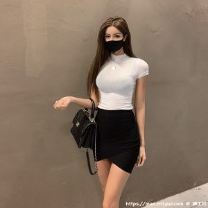 九头身「长腿气质正妹」展现超性感身材！完美高颜值也很迷人-绅士社