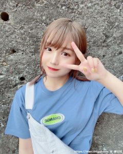 小只马樱花妹「可爱外型有够萌」，「吊带装的」好性感啊！-绅士社