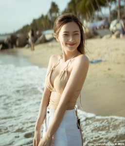 超清新甜美的「酒窝正妹」！笑容让人瞬间恋爱，「浑圆」杀伤力也好猛！-绅士社