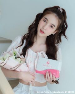 「空灵系」高颜值《Yoshi》！清纯美人曾是最受瞩目「娇」点！-绅士社