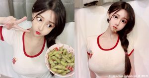 童颜正妹「恩儿」吃毛豆好诱惑,「超凶曲线」把圆领T撑好开!-绅士社