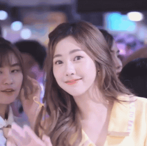 甜到快恋爱！氧气感女神《 Nilawan Iamchuasawad》光是笑容就让你心动了！-绅士社