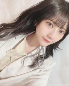 初恋系正妹「山田麻莉奈」宽松衬衫下半身 白皙嫩腿更是藏也藏不住-绅士社
