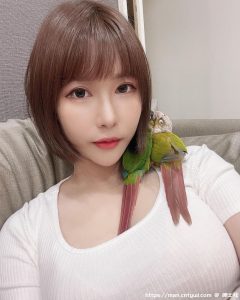 正妹「希维亚」牛仔装火辣自拍，「好曲线」辣到极点！-绅士社