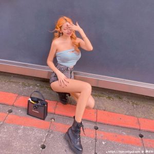 情趣用品老板娘「韵韵」拥超强大美腿！「34E」礼服～-绅士社