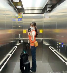 高铁乘务员「An」除了高颜值制服底下还藏有火辣身材-绅士社