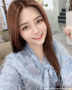 甜姐儿「Ira」F级好雄伟,火辣「泳池视角」太撩人了!-绅士社