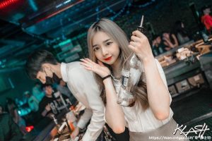 超辣调酒师「ZAZZA」让顾客一杯就醉晕反差萌好有魅力-绅士社