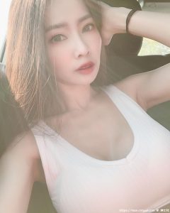 老师你好辣！「气质大眼妹」身材火辣不私藏，网友大喊：很像补教名师！-绅士社