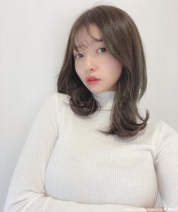 「拉面千金」登杂志封面「爆马甲」太火辣！竟还与明日花绮罗合作新歌MV！-绅士社