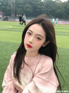 运动场遇到「超甜小萝莉正妹」，「迷人的高颜值」让人想停下脚步了！-绅士社