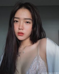 下衣真的失踪！越南冷艳正妹《Hoàng Phương Vy》细腰曲线超诱人！-绅士社