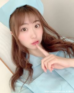 好想咬一口！水蜜桃女孩《白浜さち》明星脸搭上绝赞美体感觉要红了！-绅士社