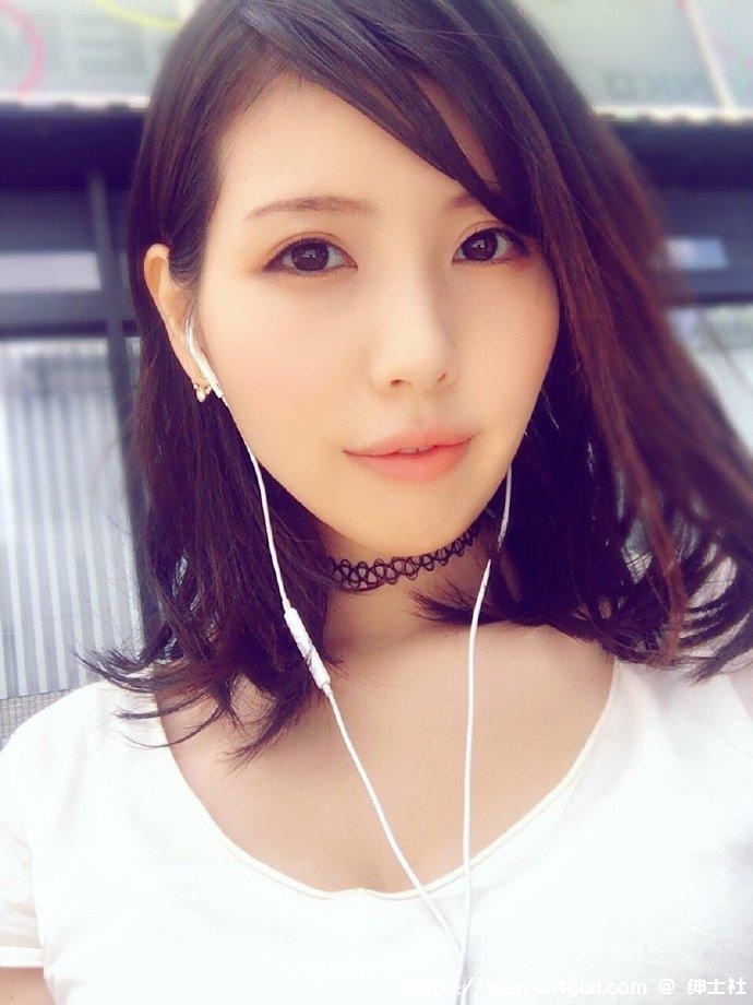 伏见彩香（ふしみ彩香）可以靠奶吃饭的美女画家