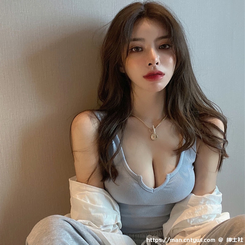 2025.07.12港味少女网红休闲短款露腰显胸大-每日一图绅士星球-每日一图-绅士社